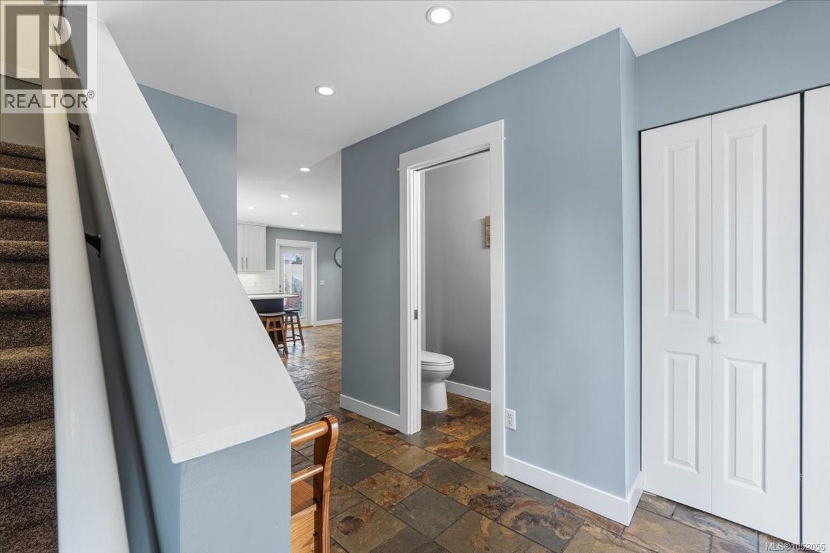 558 Johnstone Rd