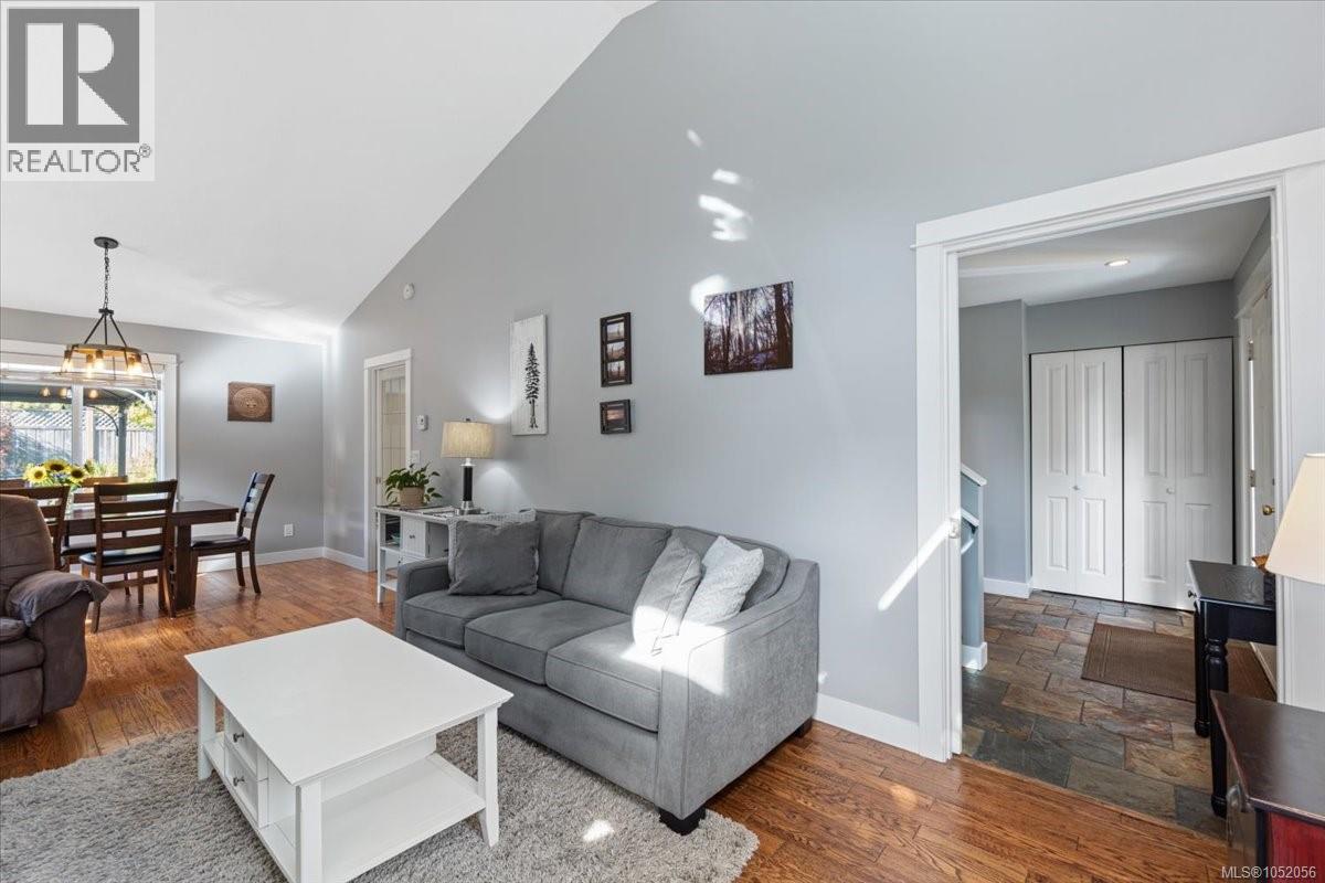 558 Johnstone Rd