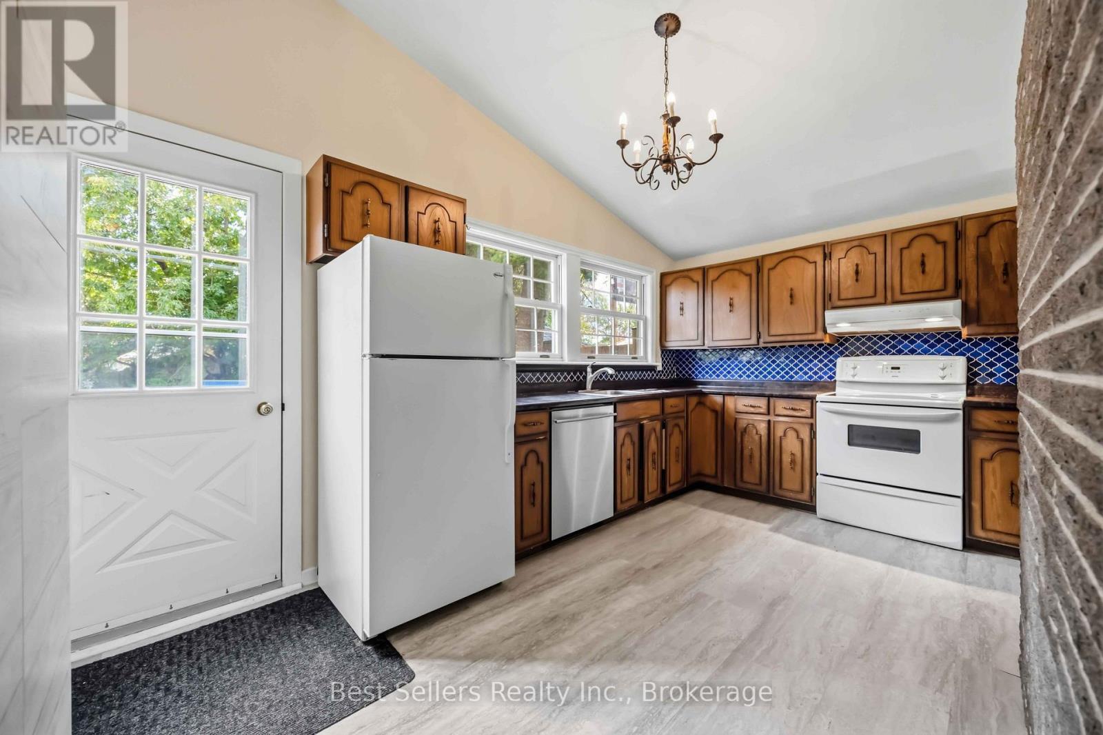 5 Benfrisco Crescent, Toronto, Ontario  M1H 1N2 - Photo 11 - E13800110