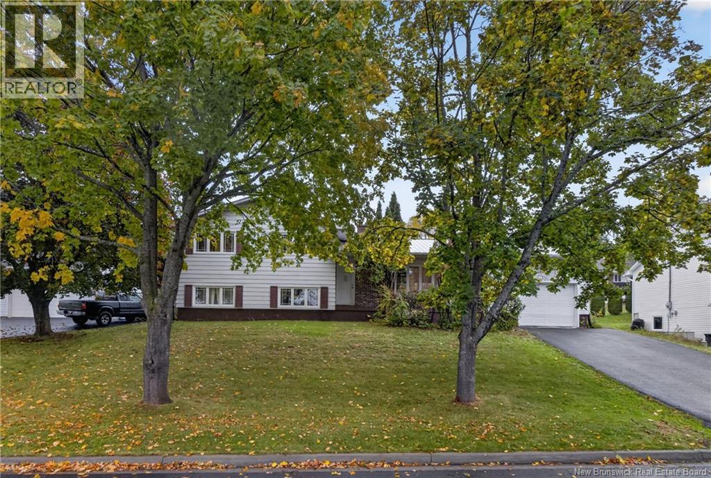 74 Talisman Crescent, Fredericton, New Brunswick  E3C 1L9 - Photo 2 - NB149354