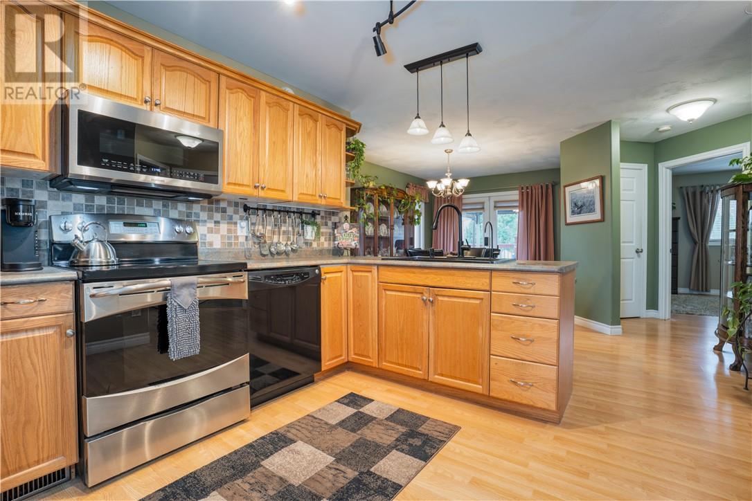 6 Ashgrove, Garson, Ontario  P3L 1W4 - Photo 5 - 2130896