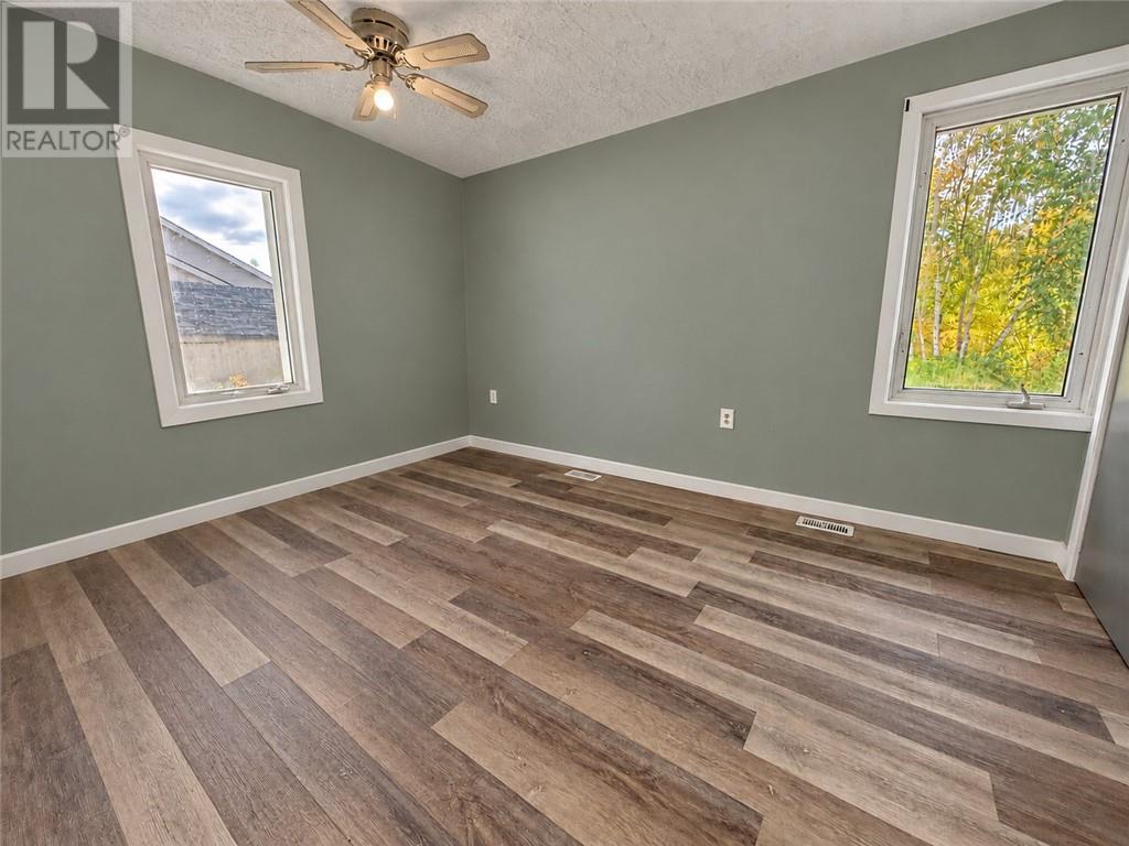 1581 Lakeshore Drive, Val Caron, Ontario  P3N 1L3 - Photo 16 - 2130886