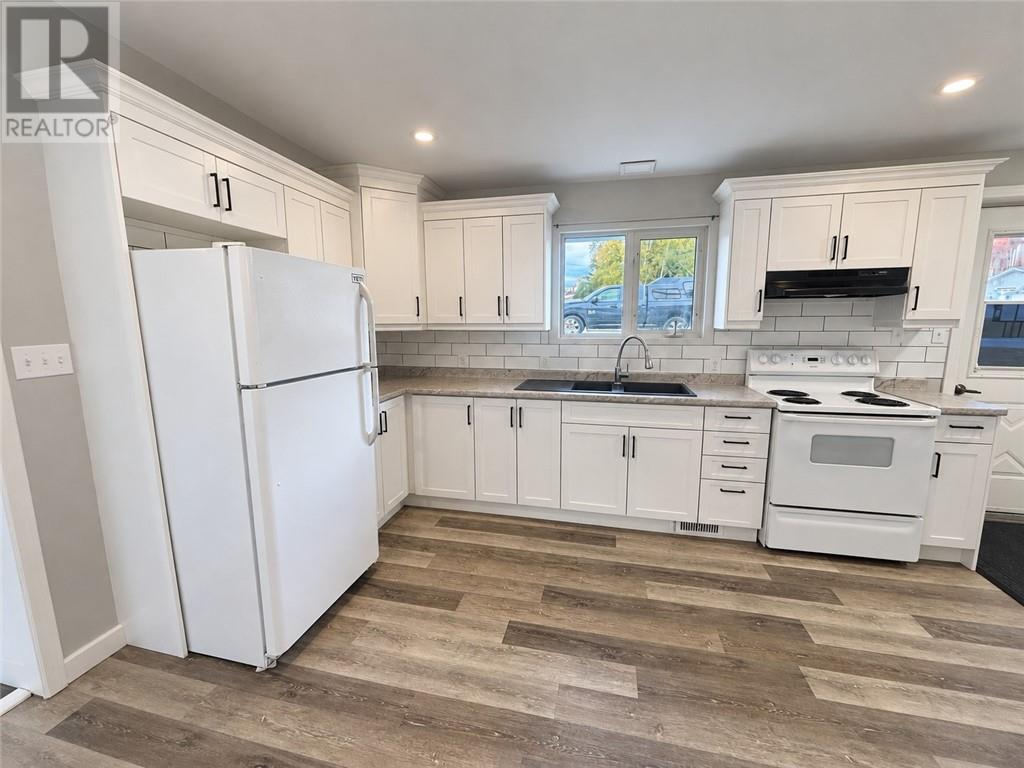 1581 Lakeshore Drive, Val Caron, Ontario  P3N 1L3 - Photo 9 - 2130886