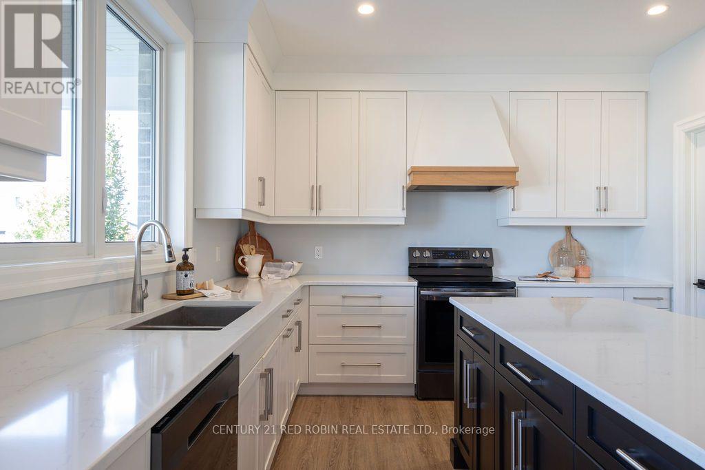 2558 Terry Fox Court, Strathroy-Caradoc, Ontario  N0L 1W0 - Photo 13 - X14003128
