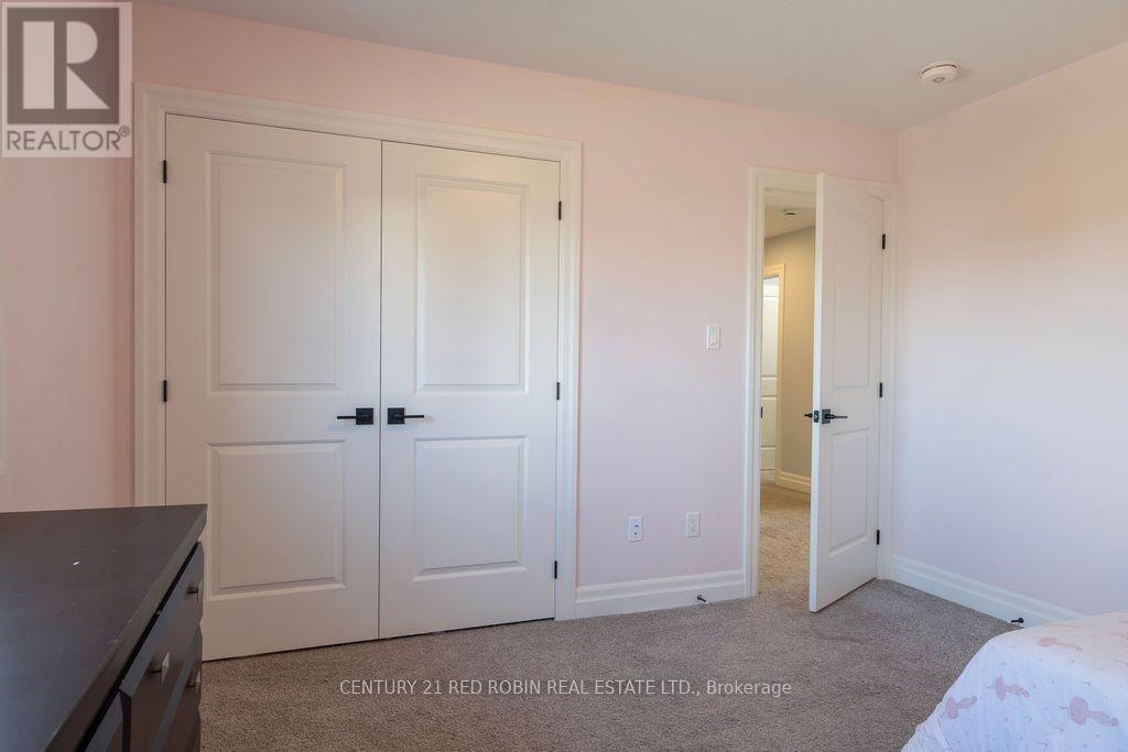 2558 Terry Fox Court, Strathroy-Caradoc, Ontario  N0L 1W0 - Photo 32 - X14003128