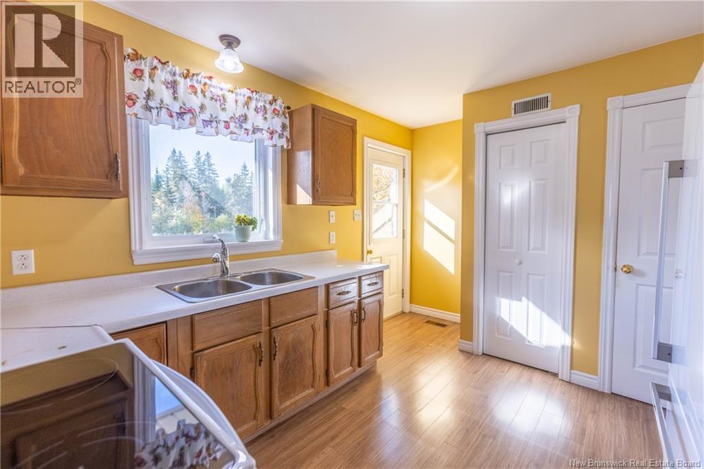 166 Mount View Road, Sackville, New Brunswick  E4L 1N4 - Photo 11 - NB149464