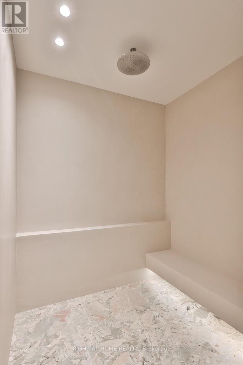 127 Yonge Boulevard, Toronto, Ontario  M5M 3H2 - Photo 33 - C14001020