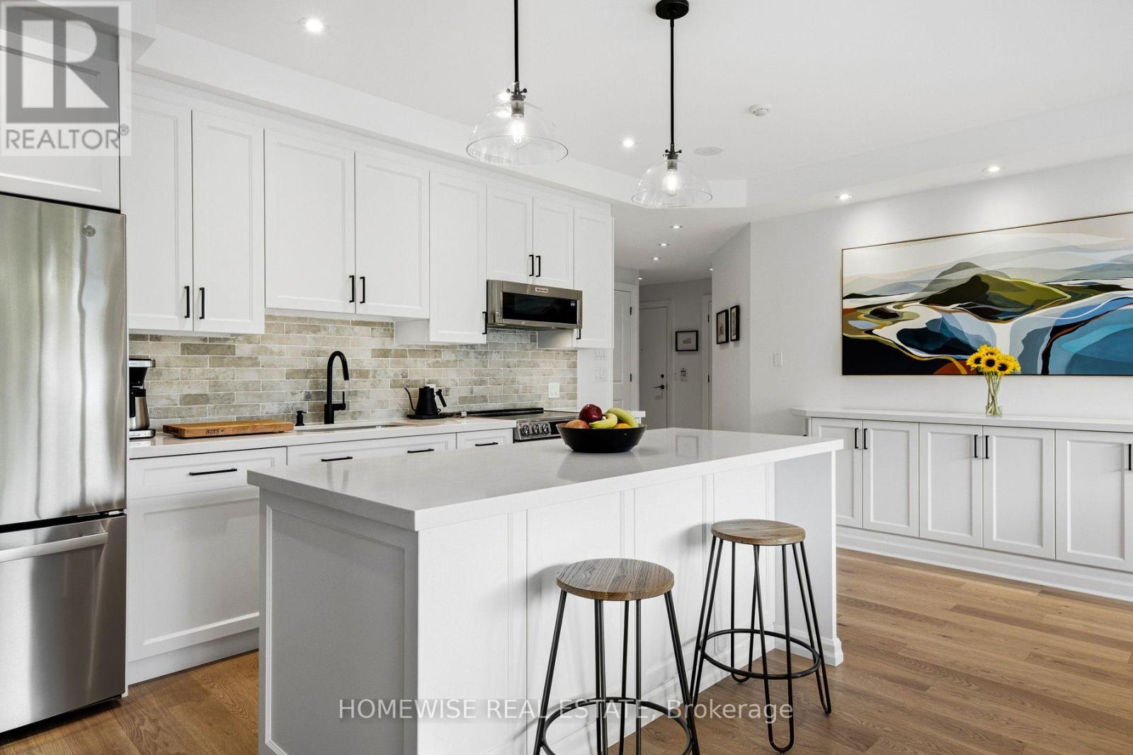403 - 11 Soho Street, Toronto, Ontario  M5T 3L7 - Photo 3 - C14004106
