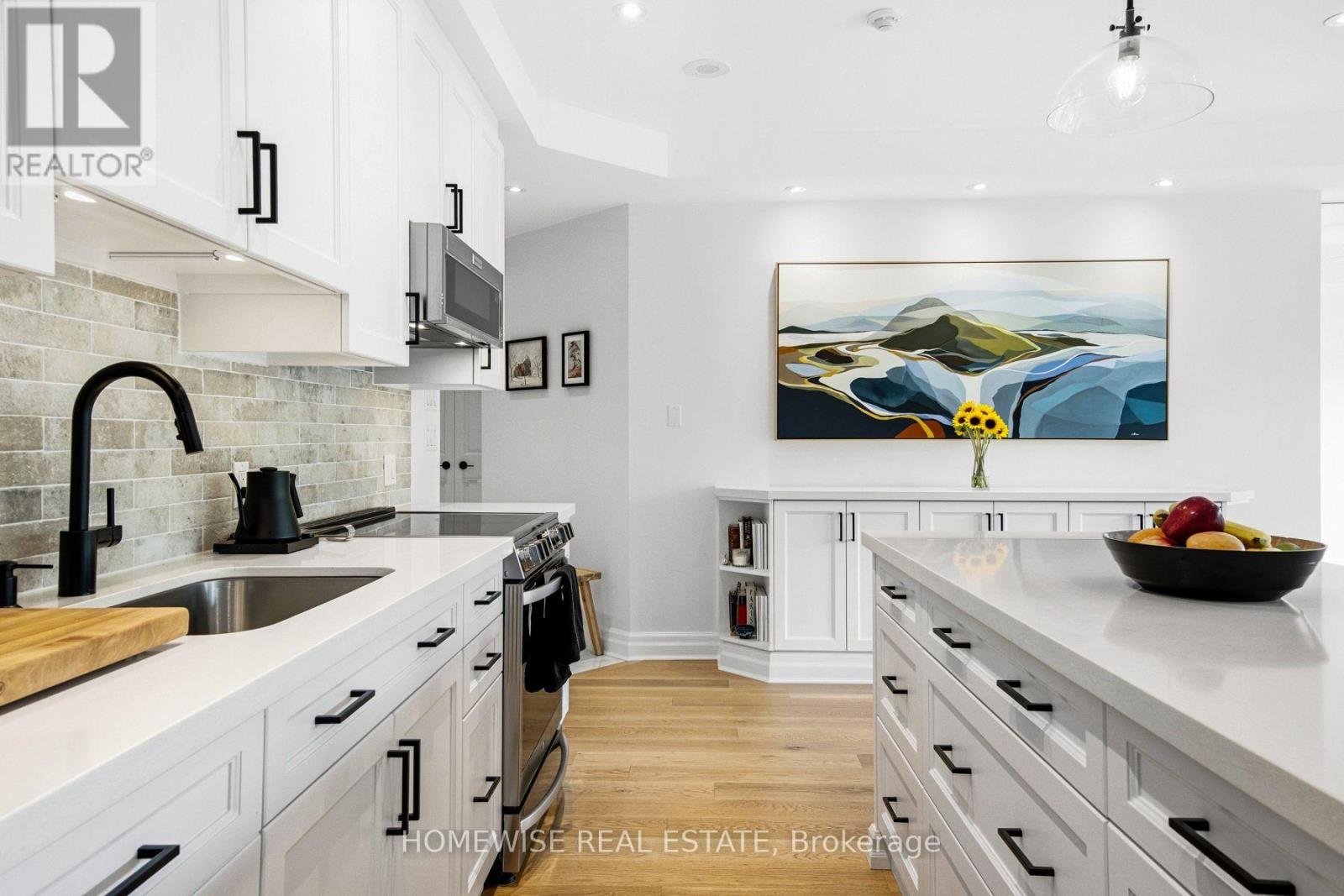 403 - 11 Soho Street, Toronto, Ontario  M5T 3L7 - Photo 5 - C14004106