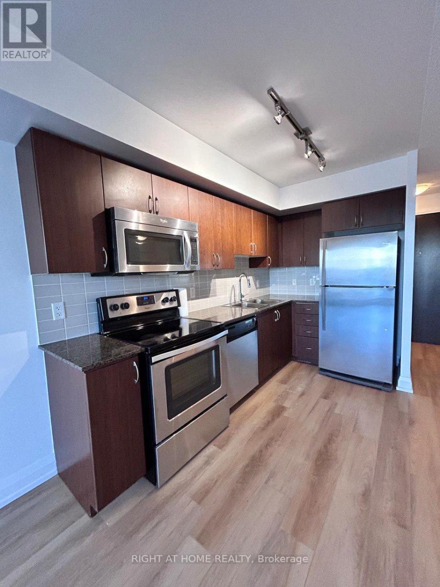 817 - 370 Highway 7 Avenue E, Richmond Hill (Doncrest), Ontario  L4B 0C4 - Photo 3 - N14002366