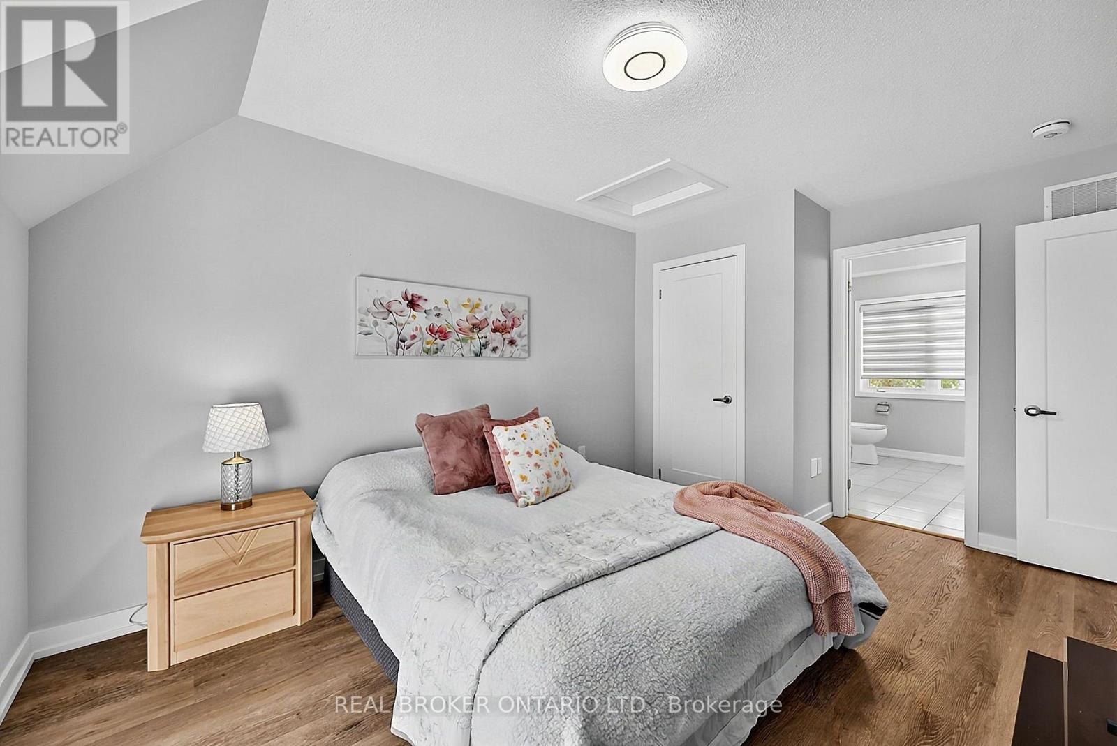 31 Lyall Stokes Circle, East Gwillimbury, Ontario  L0G 1M0 - Photo 15 - N14004116