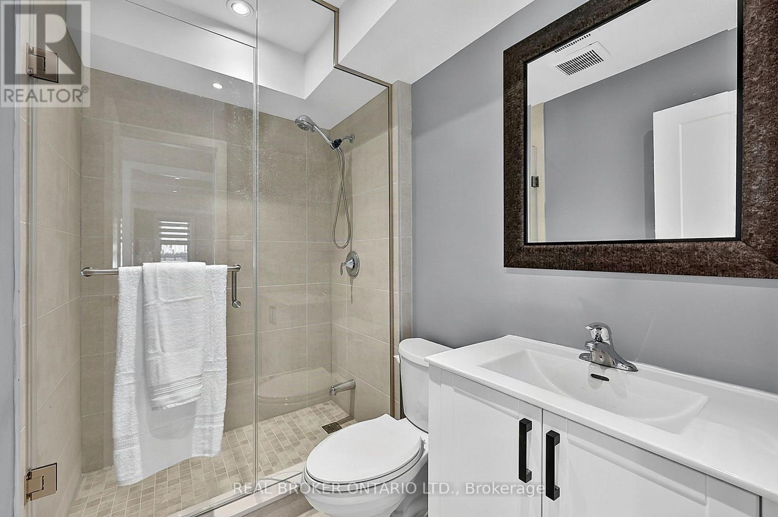 31 Lyall Stokes Circle, East Gwillimbury, Ontario  L0G 1M0 - Photo 24 - N14004116