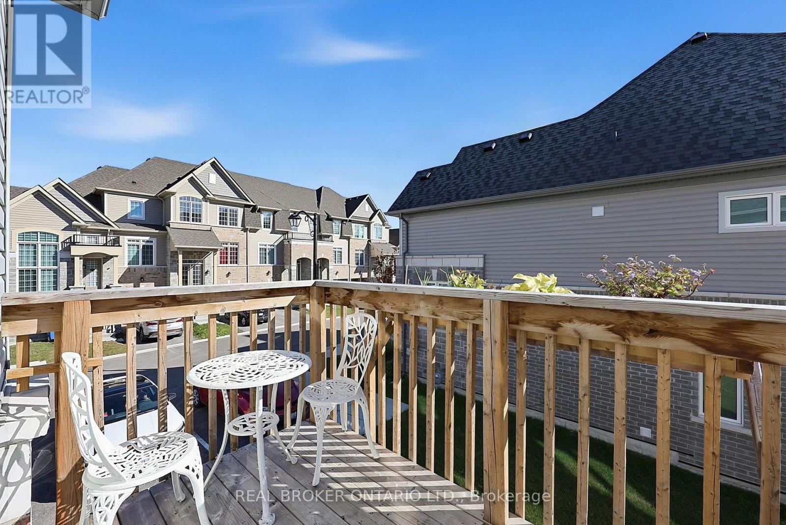31 Lyall Stokes Circle, East Gwillimbury, Ontario  L0G 1M0 - Photo 6 - N14004116