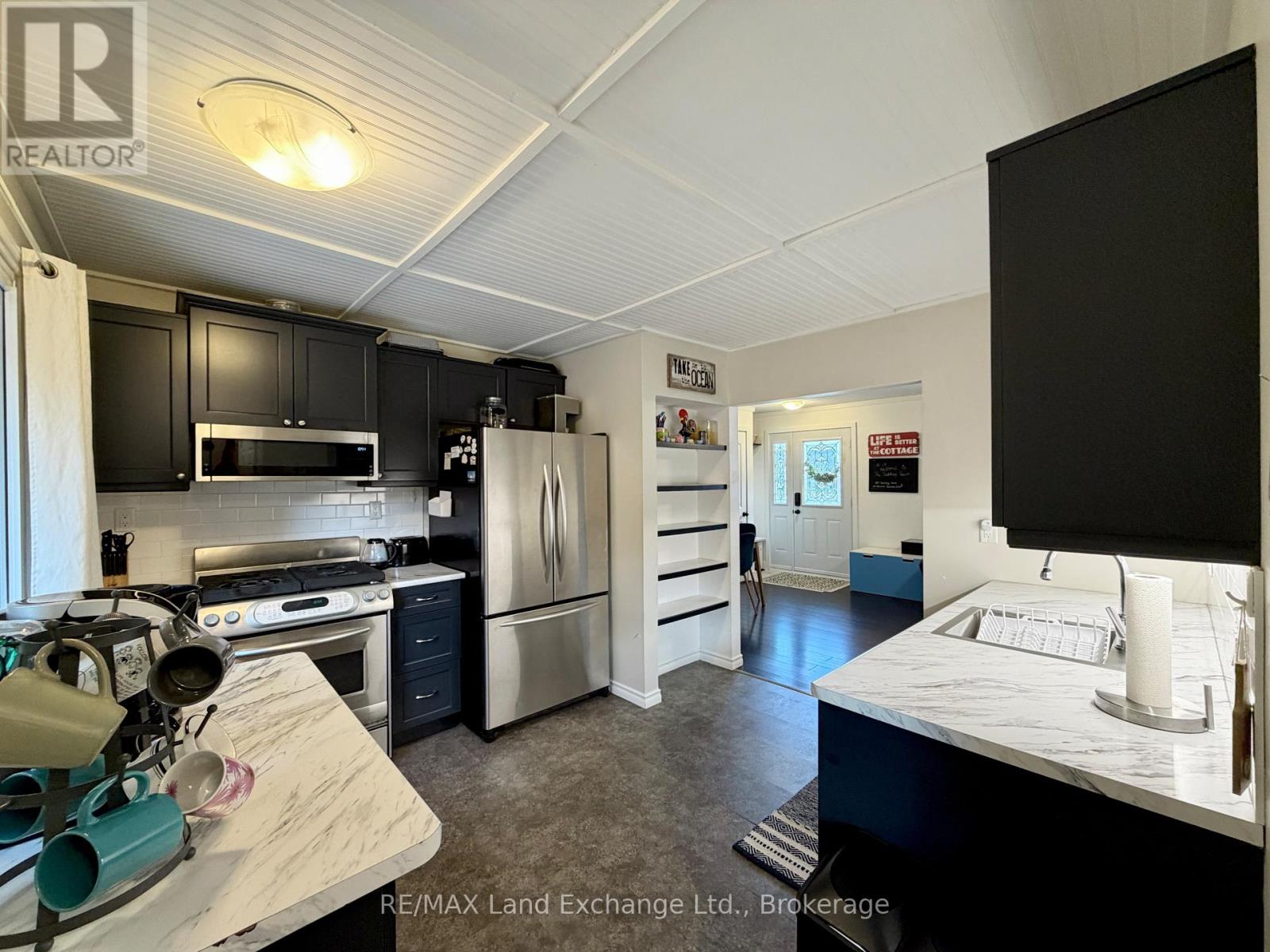652 Louis Street, Saugeen Shores, Ontario  N0H 2C4 - Photo 2 - X14003790