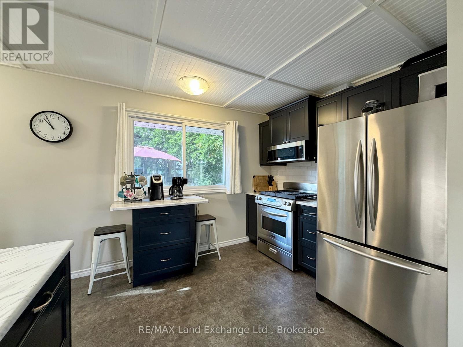 652 Louis Street, Saugeen Shores, Ontario  N0H 2C4 - Photo 3 - X14003790