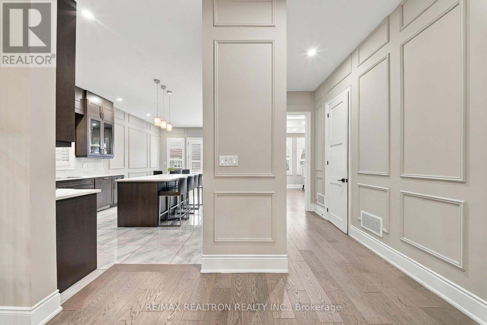 164 Milky Way Drive, Richmond Hill, Ontario  L4C 4Y3 - Photo 6 - N13874004