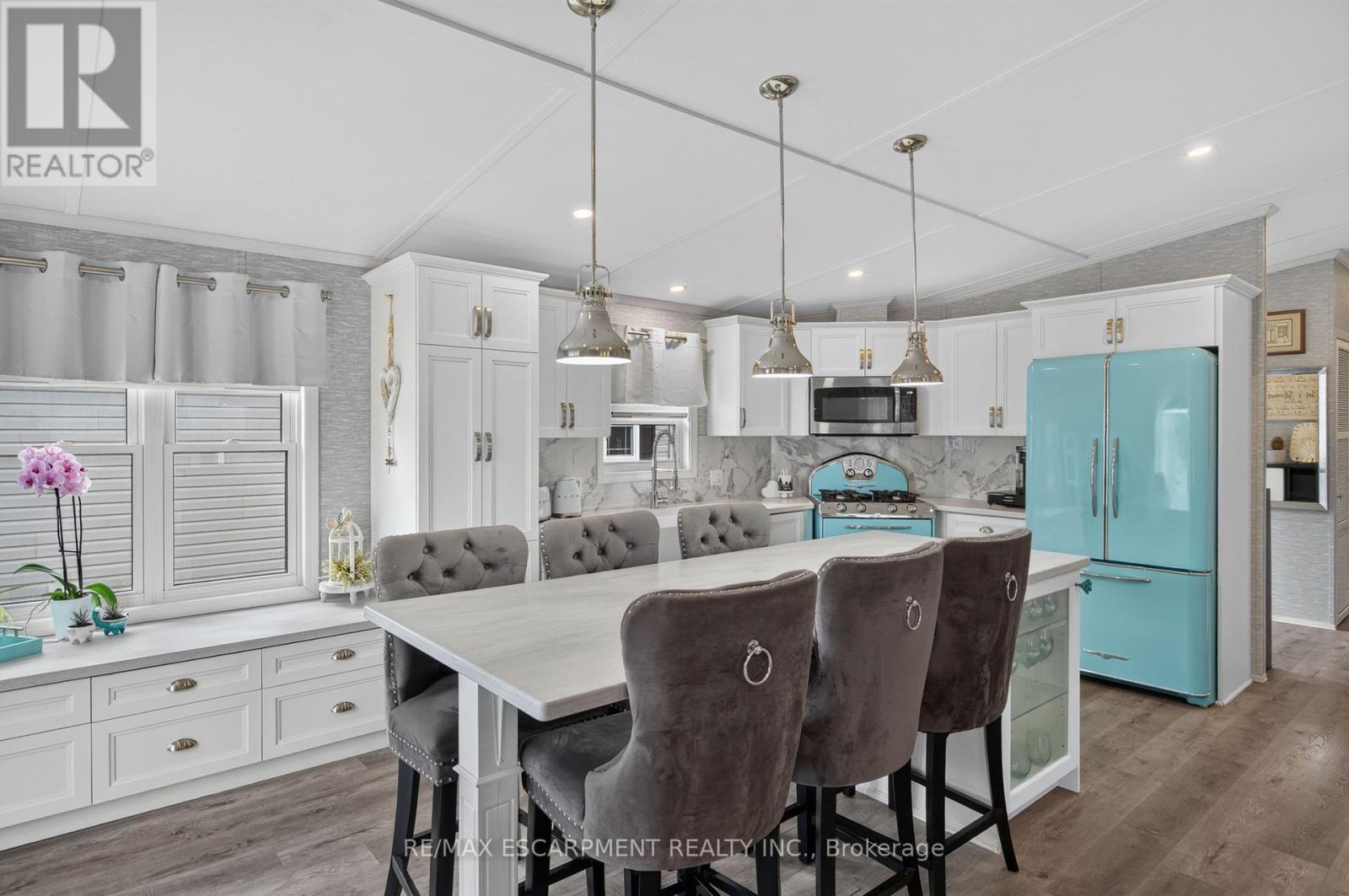 5 Oak Street - 4449 Milburough Line, Burlington, Ontario  L7P 0C5 - Photo 5 - W14001196
