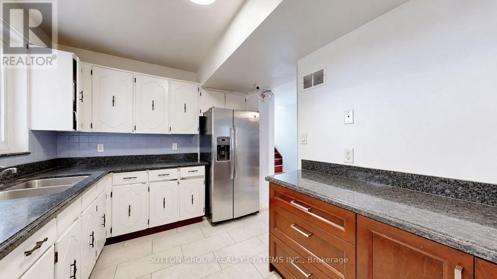 30 Coronado Court, Toronto, Ontario  M9M 1S7 - Photo 7 - W14002286