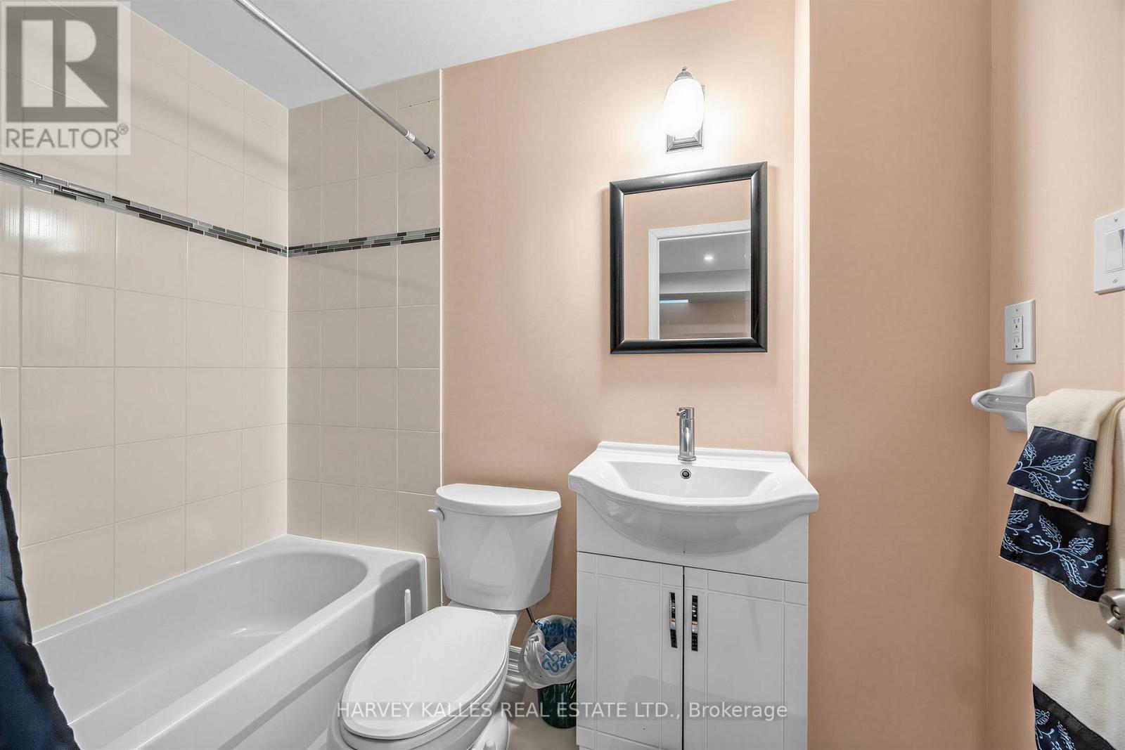 39 Ridgefield Court, Brampton (Vales Of Castlemore), Ontario  L6P 1B4 - Photo 18 - W14003622