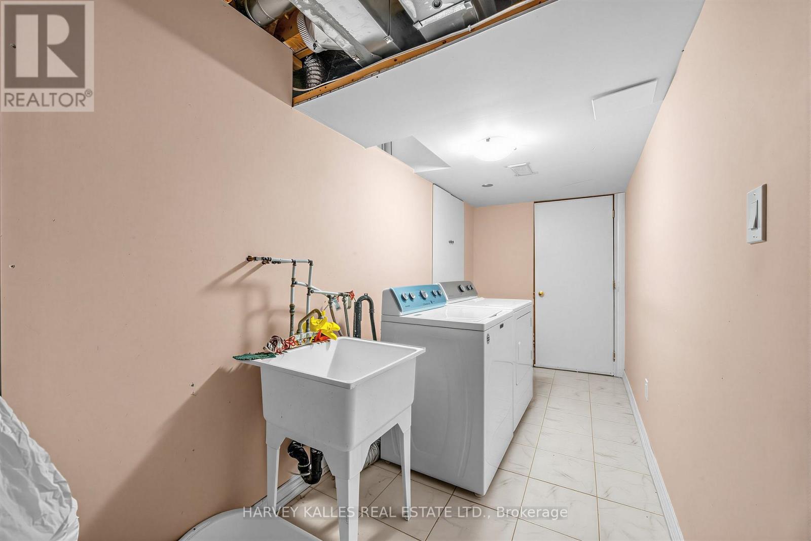 39 Ridgefield Court, Brampton (Vales Of Castlemore), Ontario  L6P 1B4 - Photo 29 - W14003622