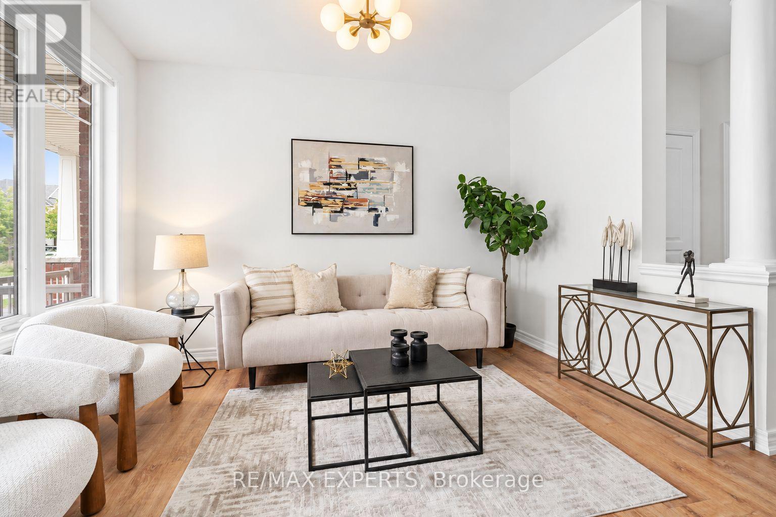 40 Pitney Avenue, Richmond Hill, Ontario  L4E 4Y5 - Photo 4 - N13850118