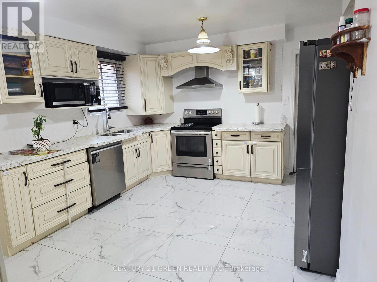 18 Curtis Drive, Brampton, Ontario  L6Y 2J4 - Photo 14 - W13882794