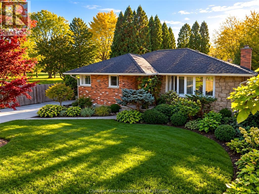 MLS# 26025021: 118 Lancefield PLACE, Chatham, Canada