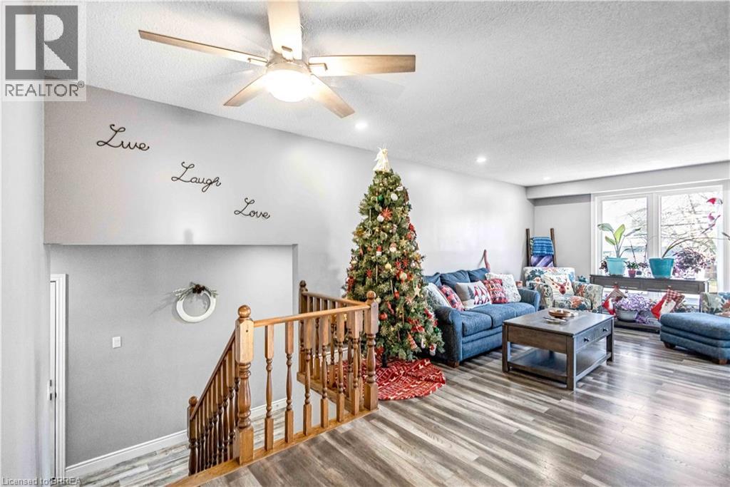 36 Valerie Court, Cambridge, Ontario  N3C 3H4 - Photo 3 - 40870466