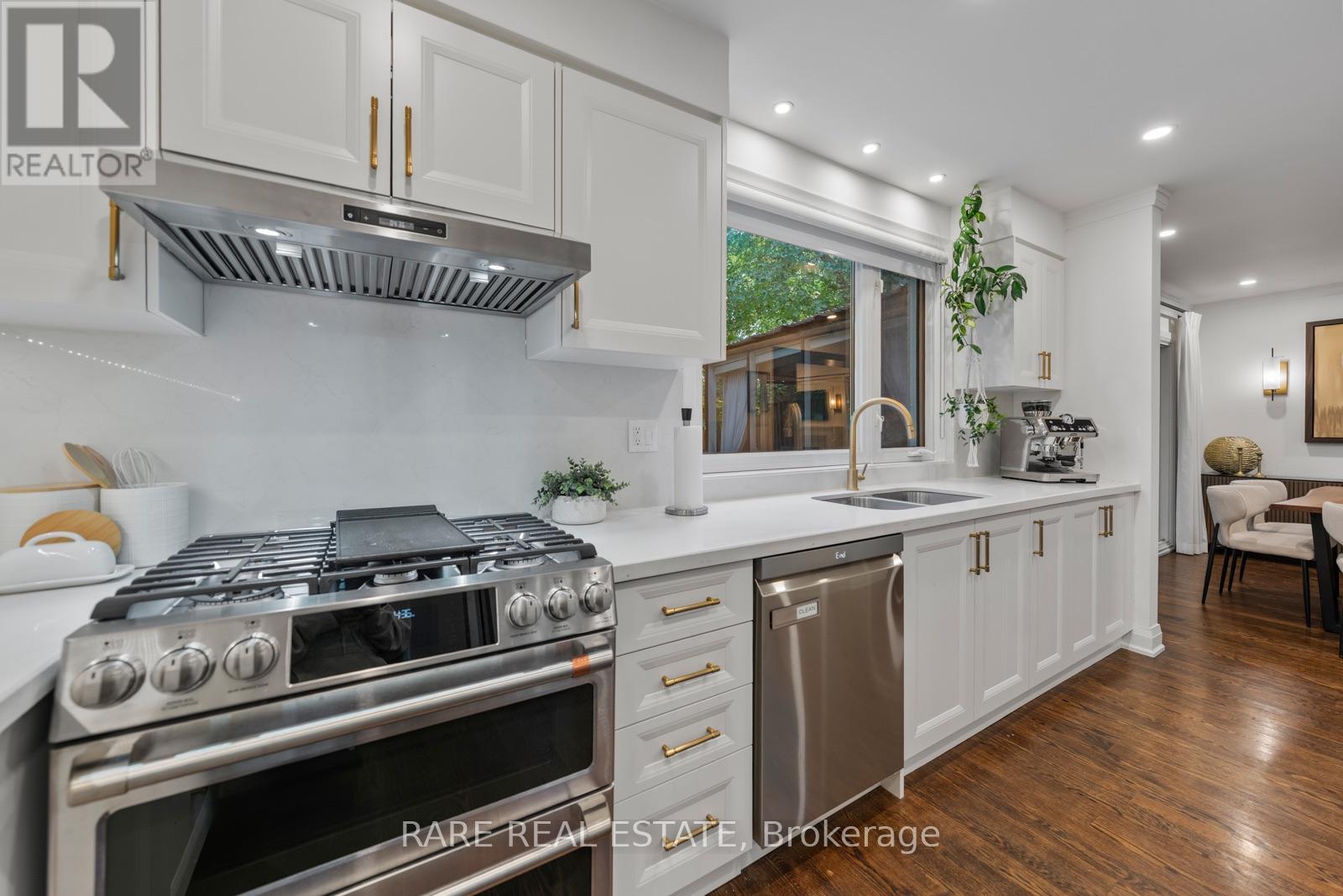 23 Dellbank Road, Toronto, Ontario  M3H 4M9 - Photo 15 - C14004160