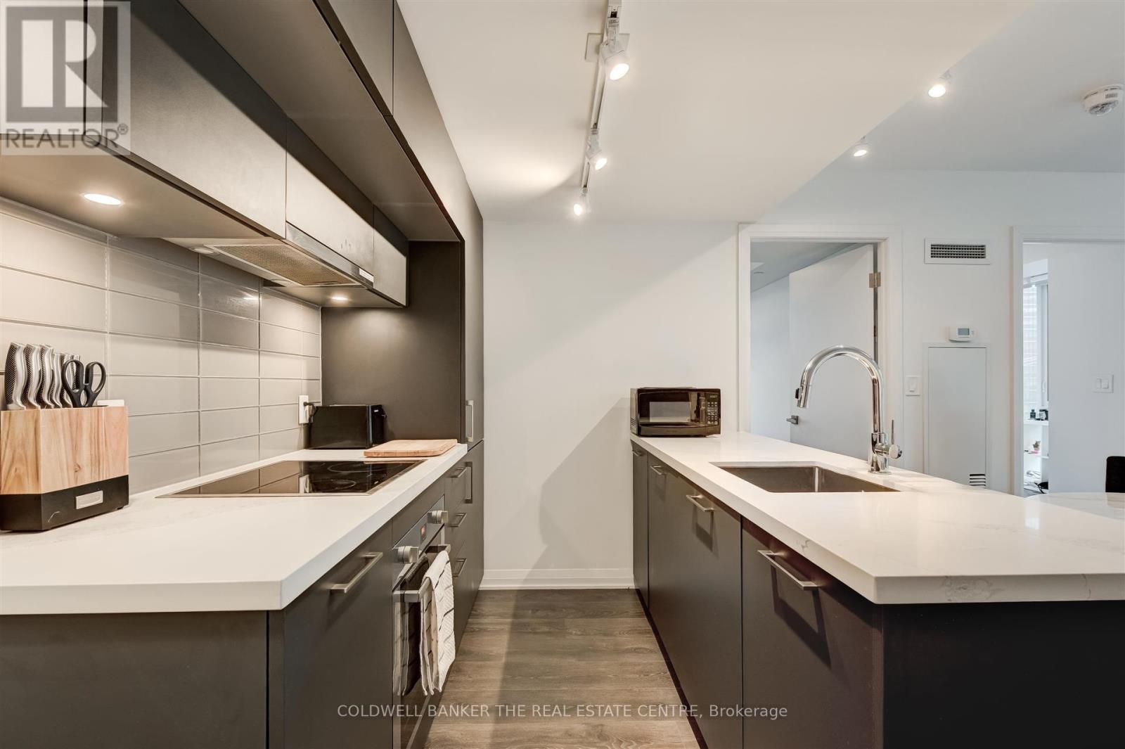 304 - 99 Foxbar Road, Toronto, Ontario  M4V 0B2 - Photo 5 - C14004192