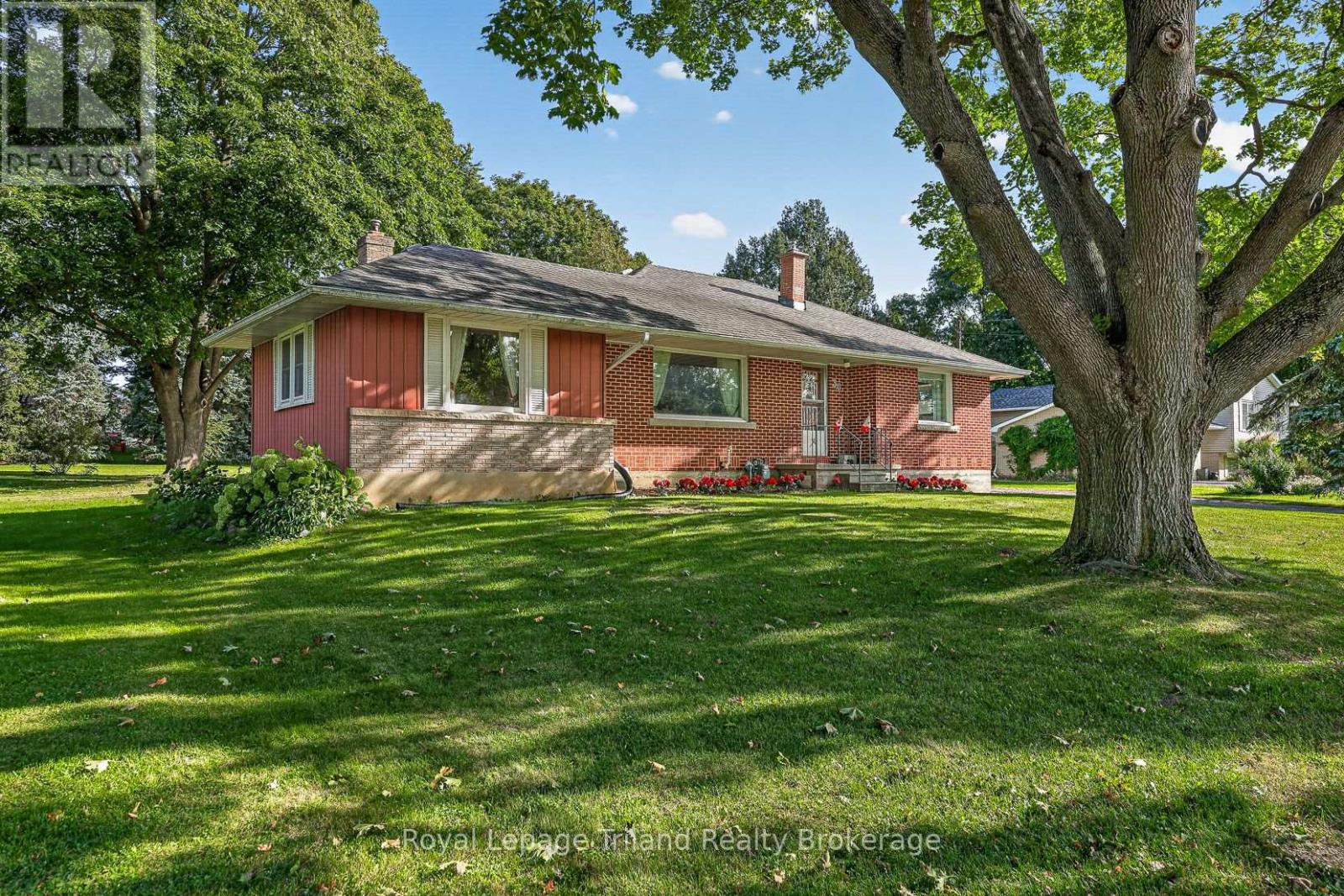 30 Young Street, East Zorra-Tavistock, Ontario  N0J 1M0 - Photo 4 - X14004234
