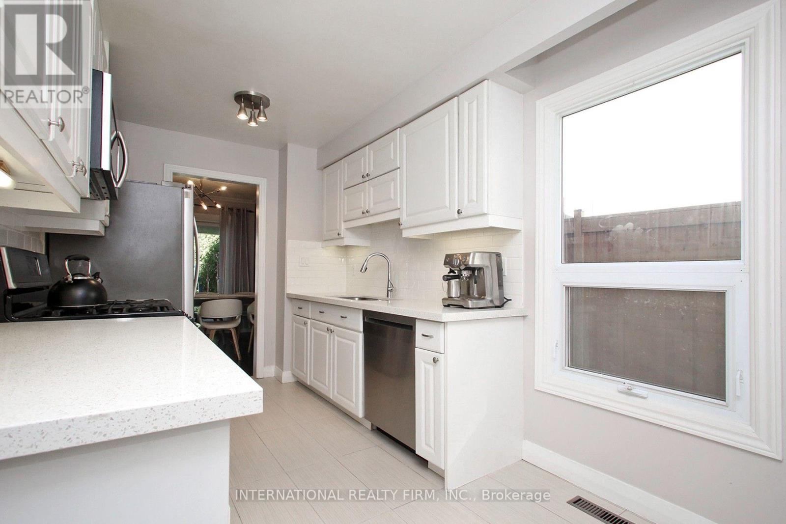 1876 Bicroft Court, Pickering, Ontario  L1V 3E9 - Photo 7 - E14004242