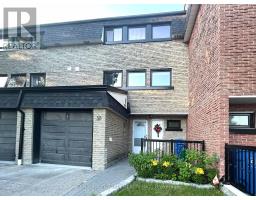 38 HENDERSON DRIVE, Aurora, Ontario