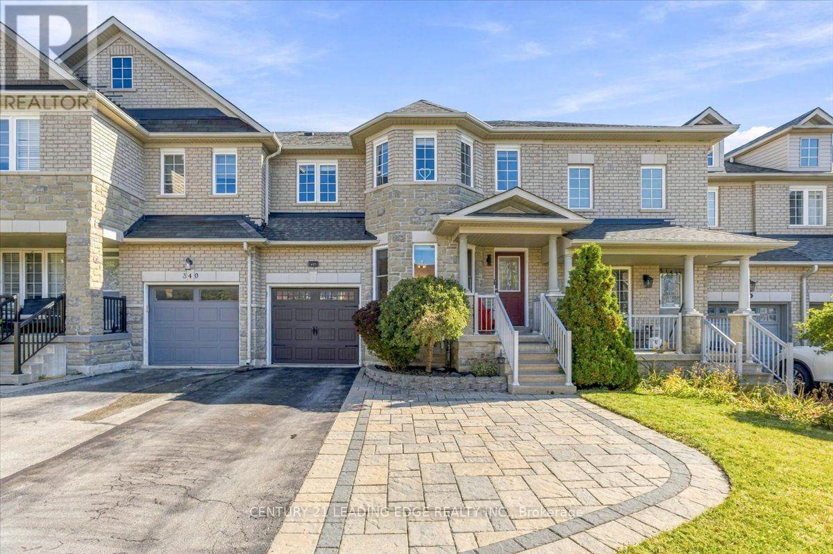 347 WOODFERN WAY, Newmarket, Ontario