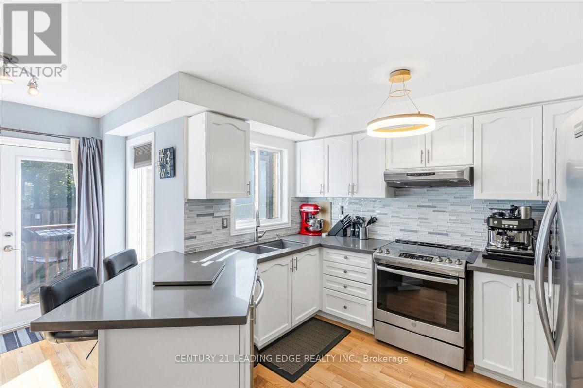 347 Woodfern Way, Newmarket, Ontario  L3X 2X1 - Photo 7 - N14004220
