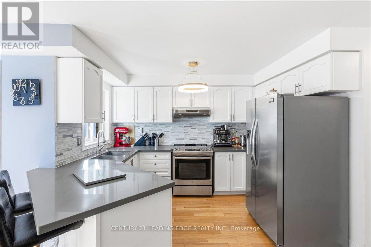 347 Woodfern Way, Newmarket, Ontario  L3X 2X1 - Photo 8 - N14004220