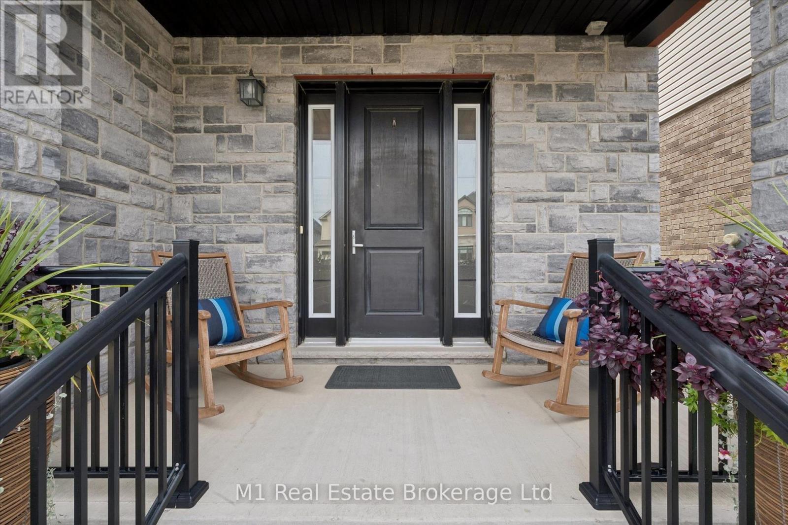 545 Bridgemill Crescent, Kitchener, Ontario  N2A 0K3 - Photo 3 - X14004156