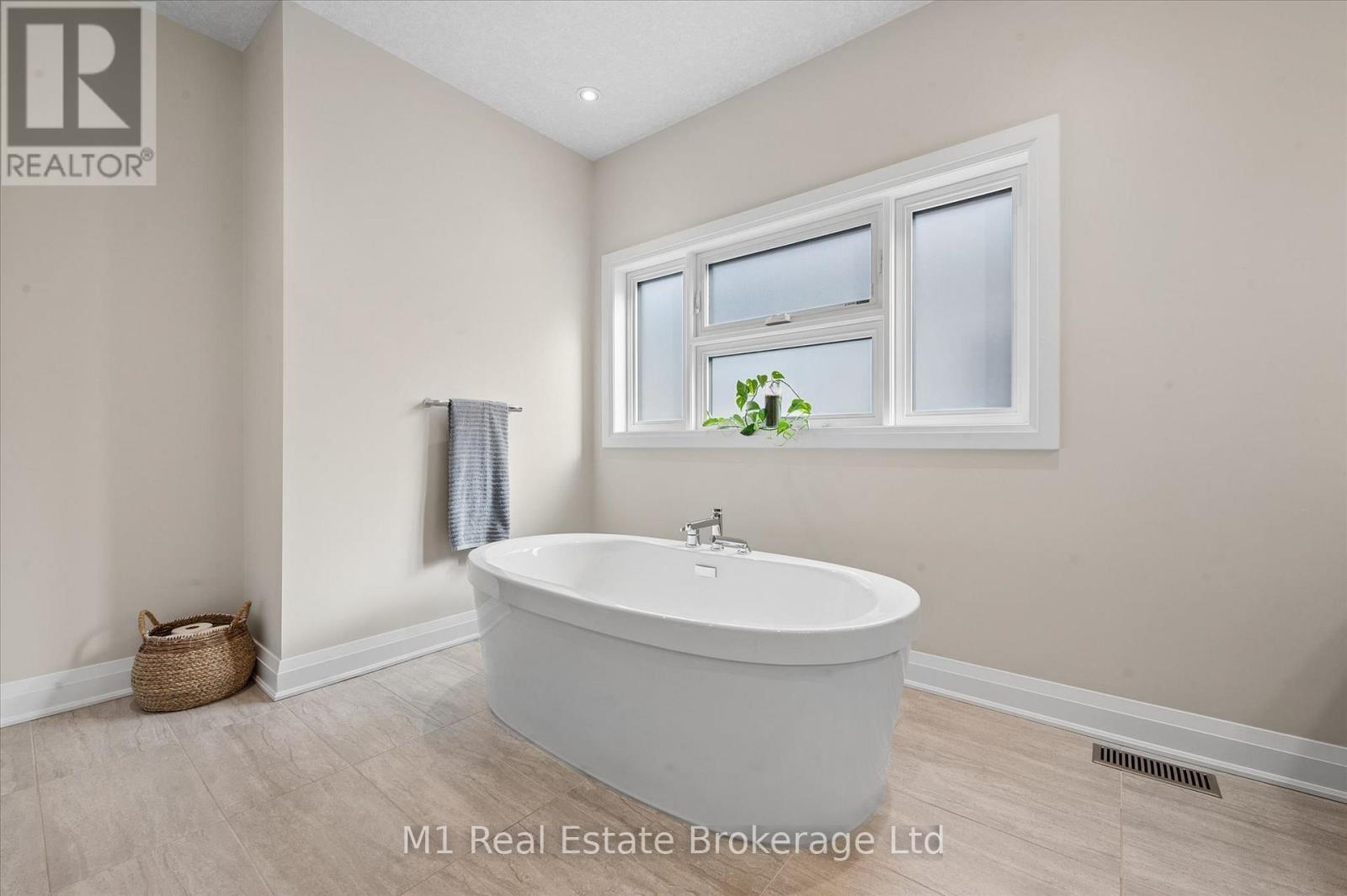 545 Bridgemill Crescent, Kitchener, Ontario  N2A 0K3 - Photo 36 - X14004156