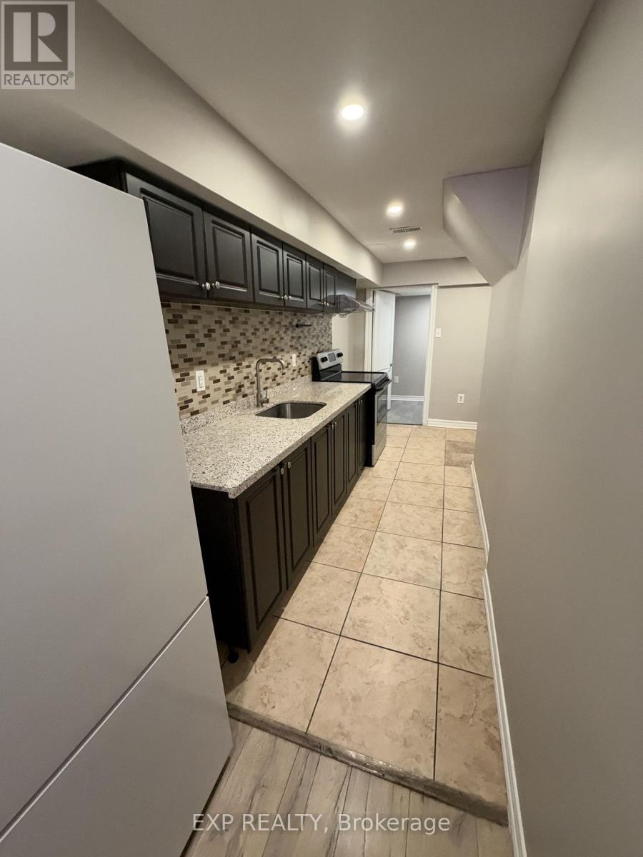 25 Portstewart Crescent, Brampton, Ontario  L6X 0P5 - Photo 2 - W14004206