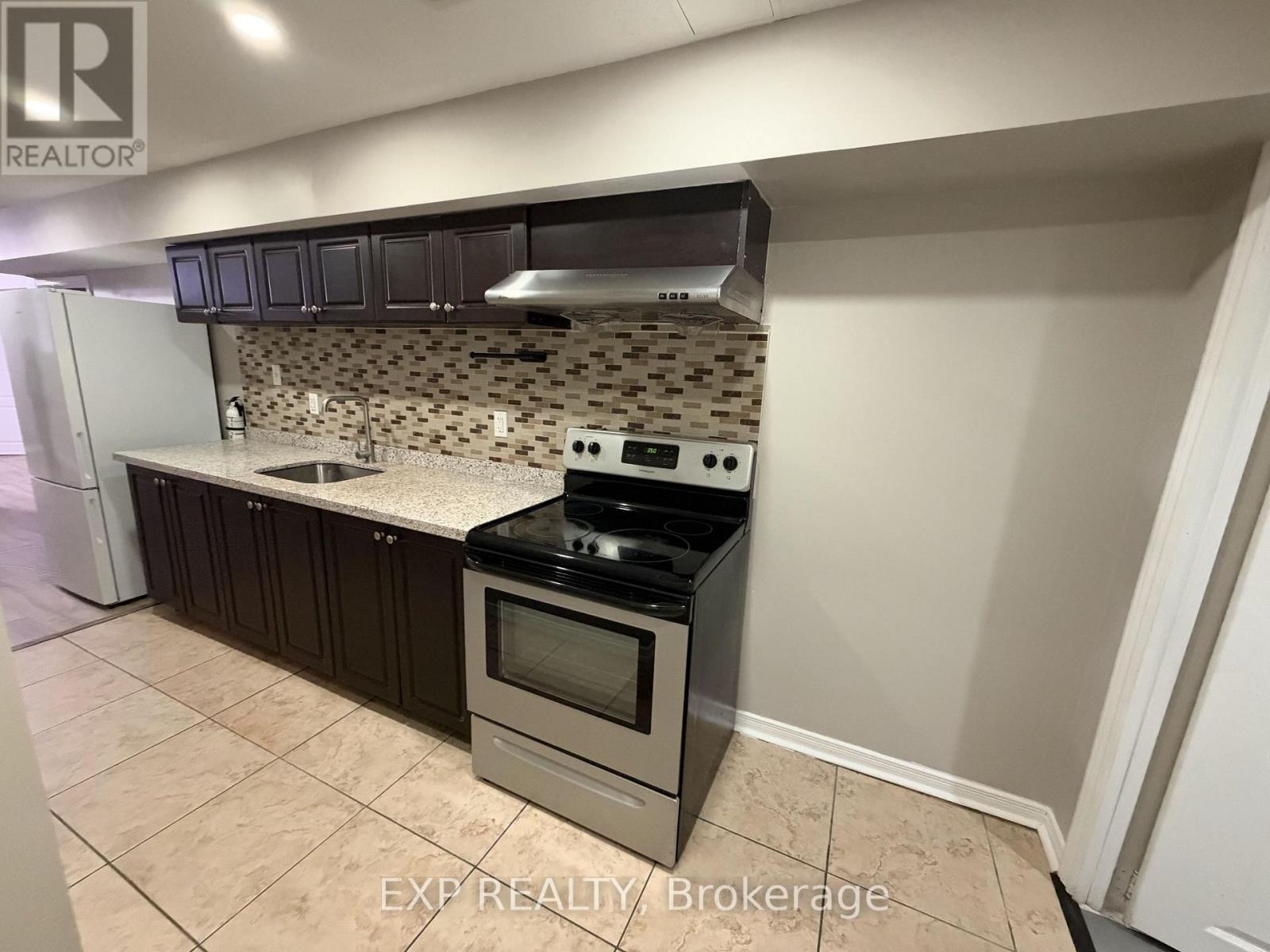 25 Portstewart Crescent, Brampton, Ontario  L6X 0P5 - Photo 3 - W14004206