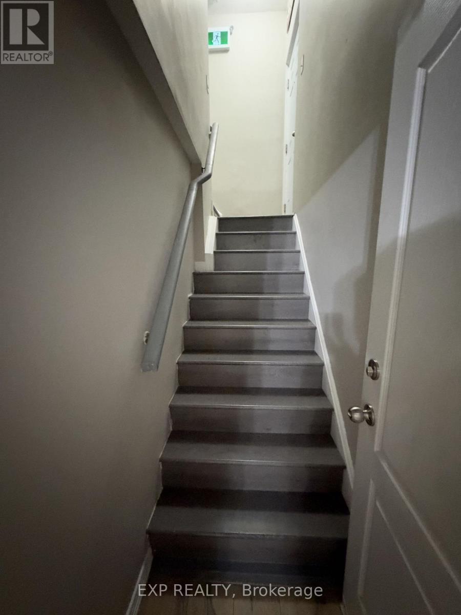 25 Portstewart Crescent, Brampton, Ontario  L6X 0P5 - Photo 8 - W14004206