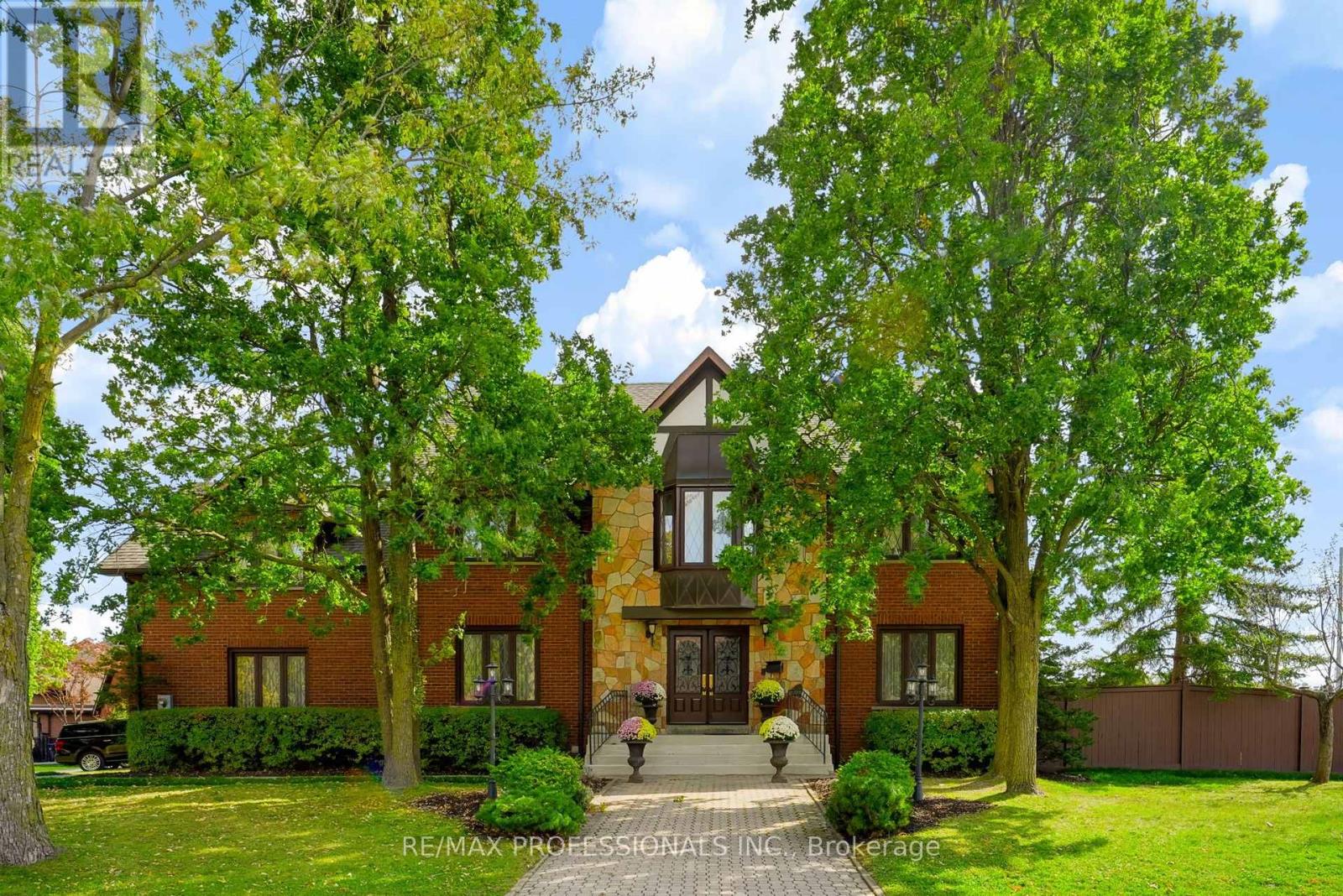 3979 River Mill Way, Mississauga, Ontario  L4W 4C1 - Photo 2 - W14004240
