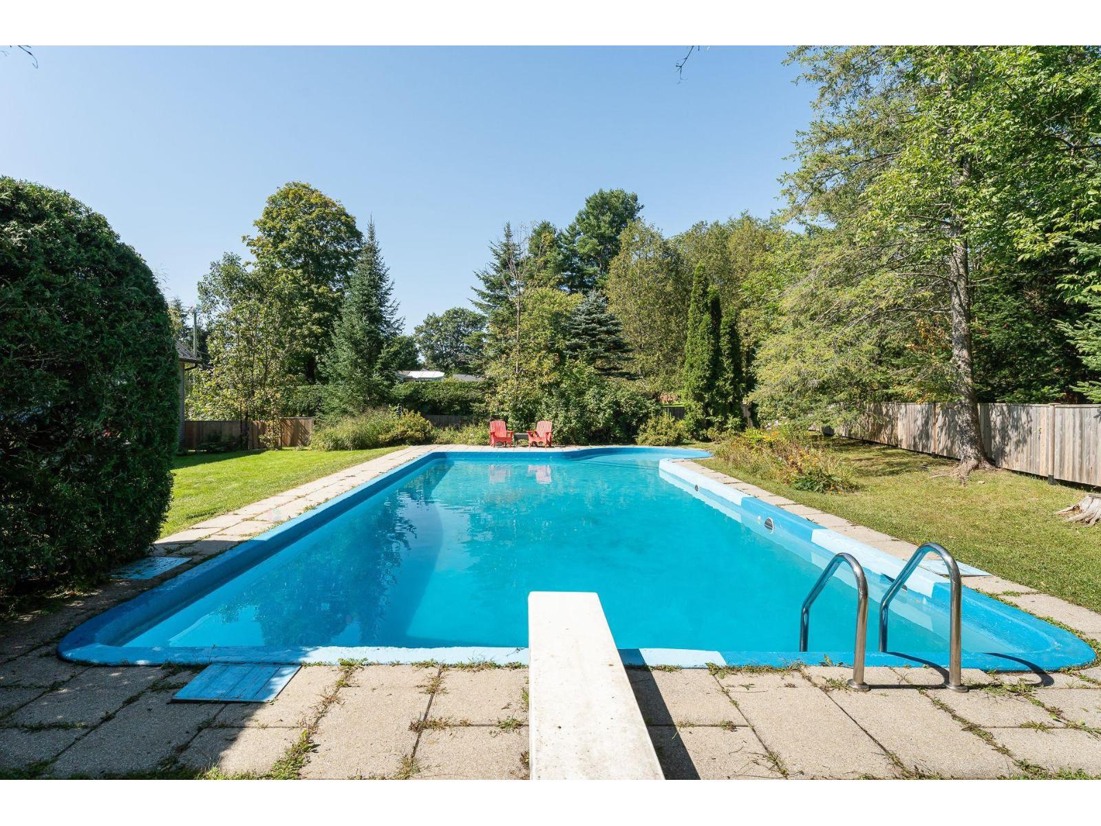 138 Rue Western Sutton Quebec Canada J0E2K0 4
