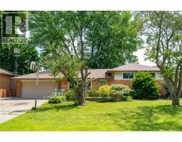 8 PARRY DRIVE, Chatham, Ontario