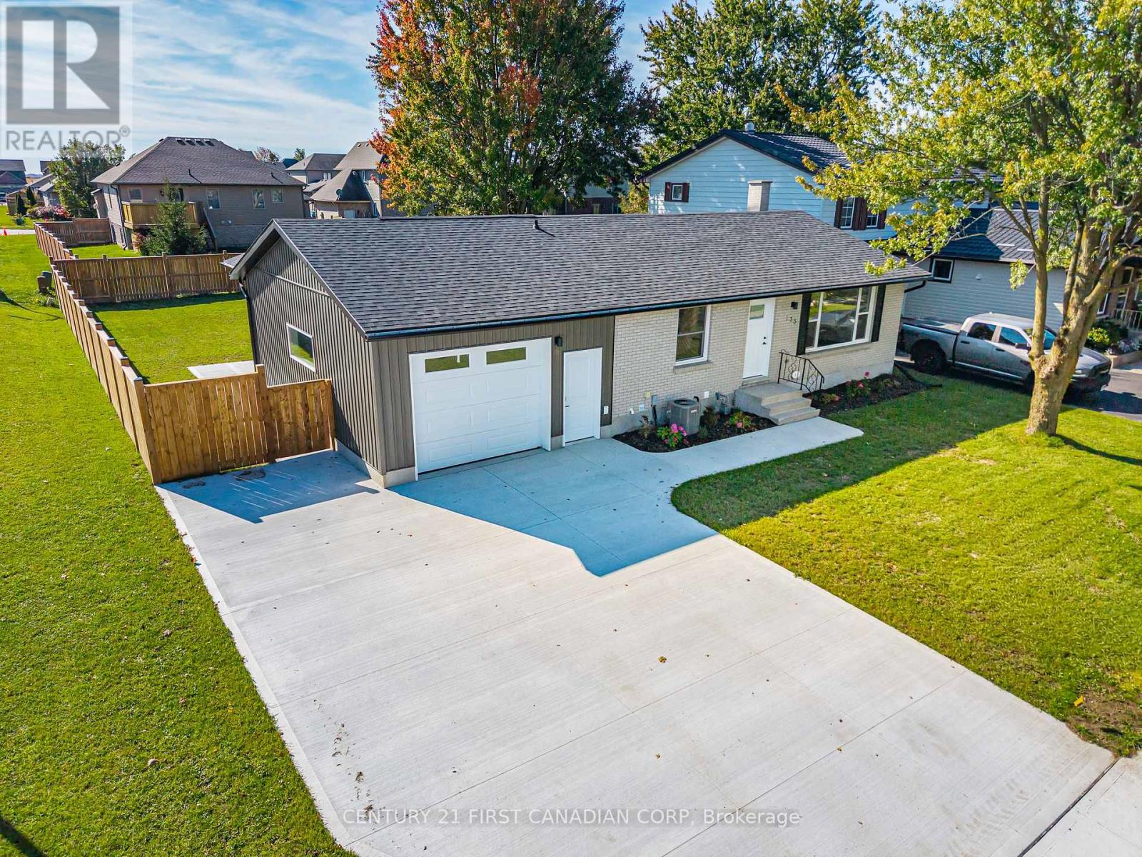 135 Nicoline Avenue, Lucan Biddulph, Ontario  N0M 2J0 - Photo 2 - X14004512