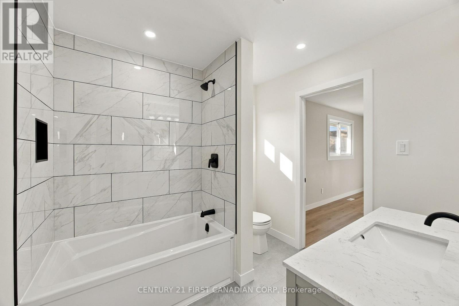 135 Nicoline Avenue, Lucan Biddulph, Ontario  N0M 2J0 - Photo 20 - X14004512