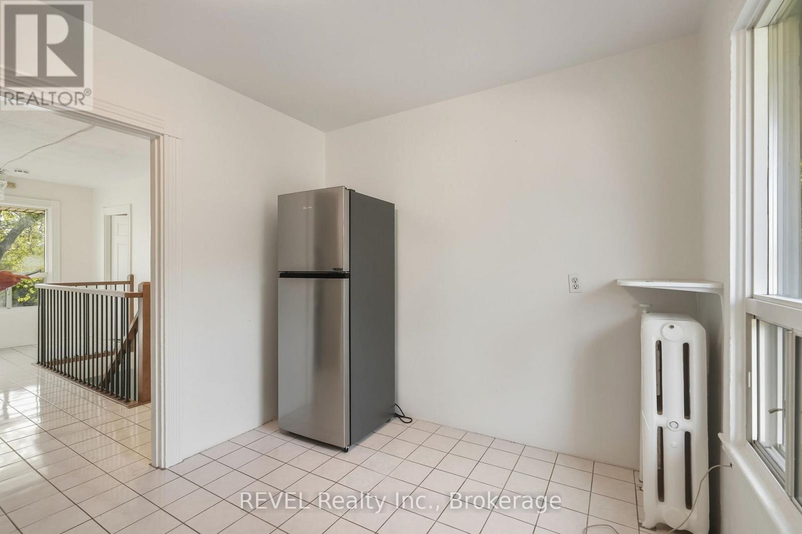23 Plymonth Road, Welland, Ontario  L3B 3C4 - Photo 4 - X14005042