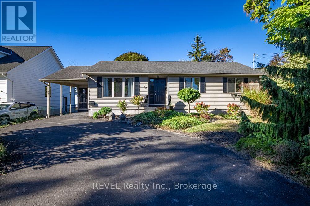 24 Adelaide Street, Fort Erie, Ontario  L2A 5K5 - Photo 2 - X14005350