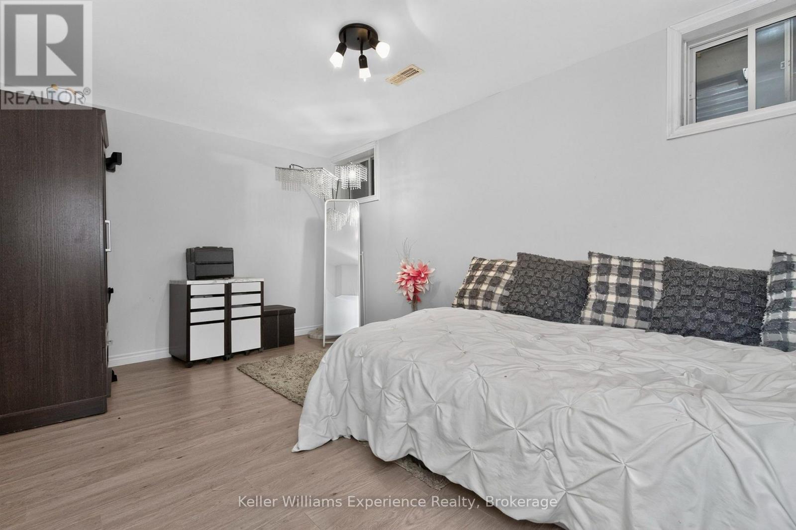 54 Quinlan Road, Barrie (Georgian Drive), Ontario  L4M 7B1 - Photo 27 - S14004398