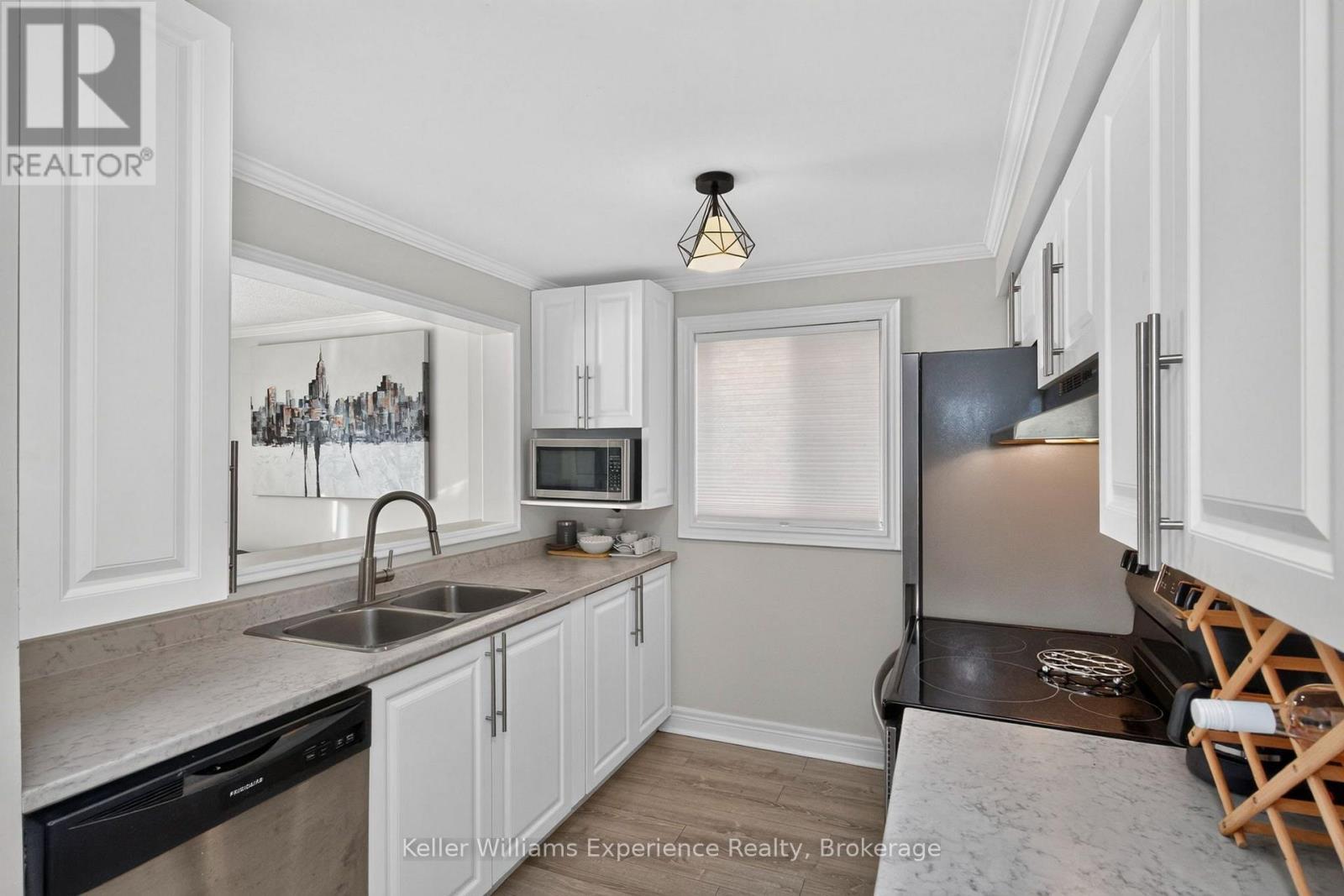 54 Quinlan Road, Barrie (Georgian Drive), Ontario  L4M 7B1 - Photo 8 - S14004398